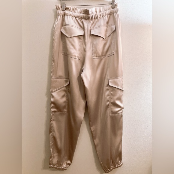 Banana Republic Satin Cargo Jogger Medium Gold Beige NWOT 27’inseam High Rise - Picture 5 of 11